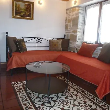 منزل ريفي Theoreio House *